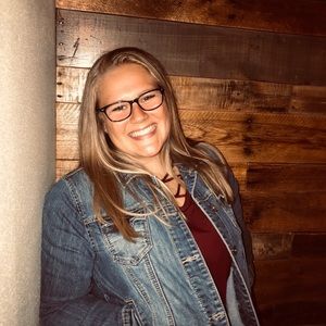 Meet your Posher, Abbie